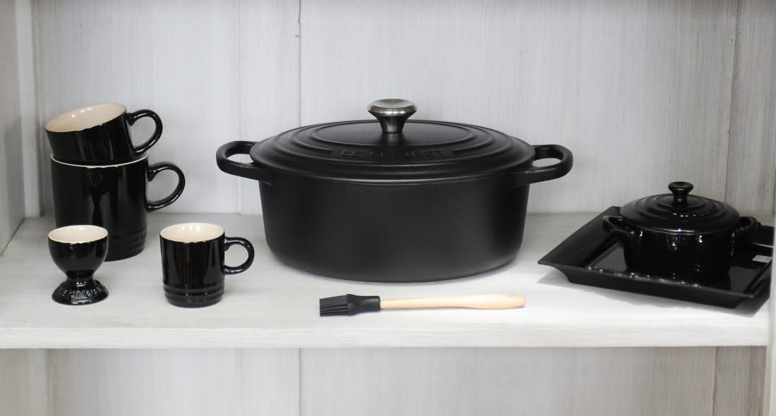 Pot LE CREUSET Cast iron pot oval 31cm / 6.3L mat black